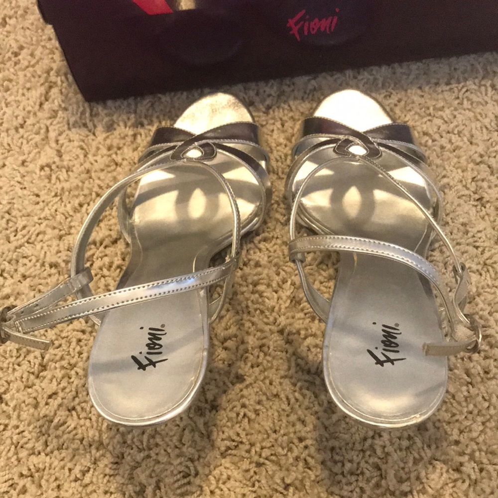 Heels - Picture 4 of 4